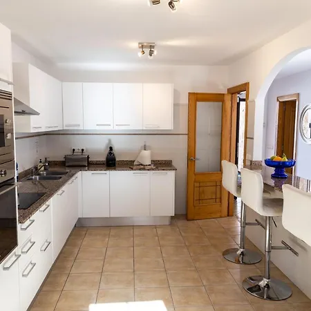 With Private Pool, Near And Golf Caleta De Fuste- Charlotte וילה