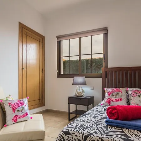 Βίλα With Private Pool, Near And Golf Caleta De Fuste- Charlotte *
